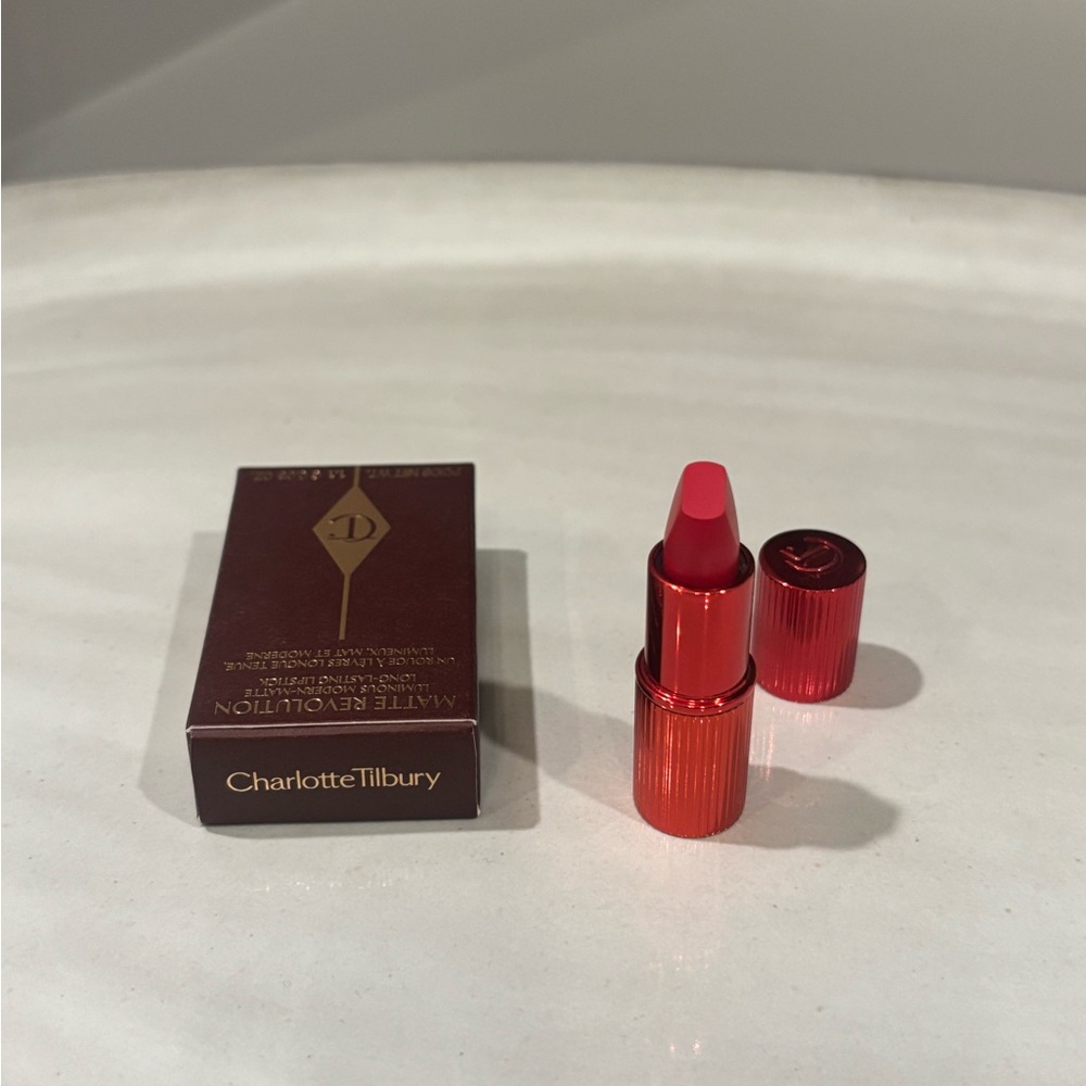 Charlotte Tilbury Hollywood Vixen Matte Revolution Lipstick ~ Mini ❤️